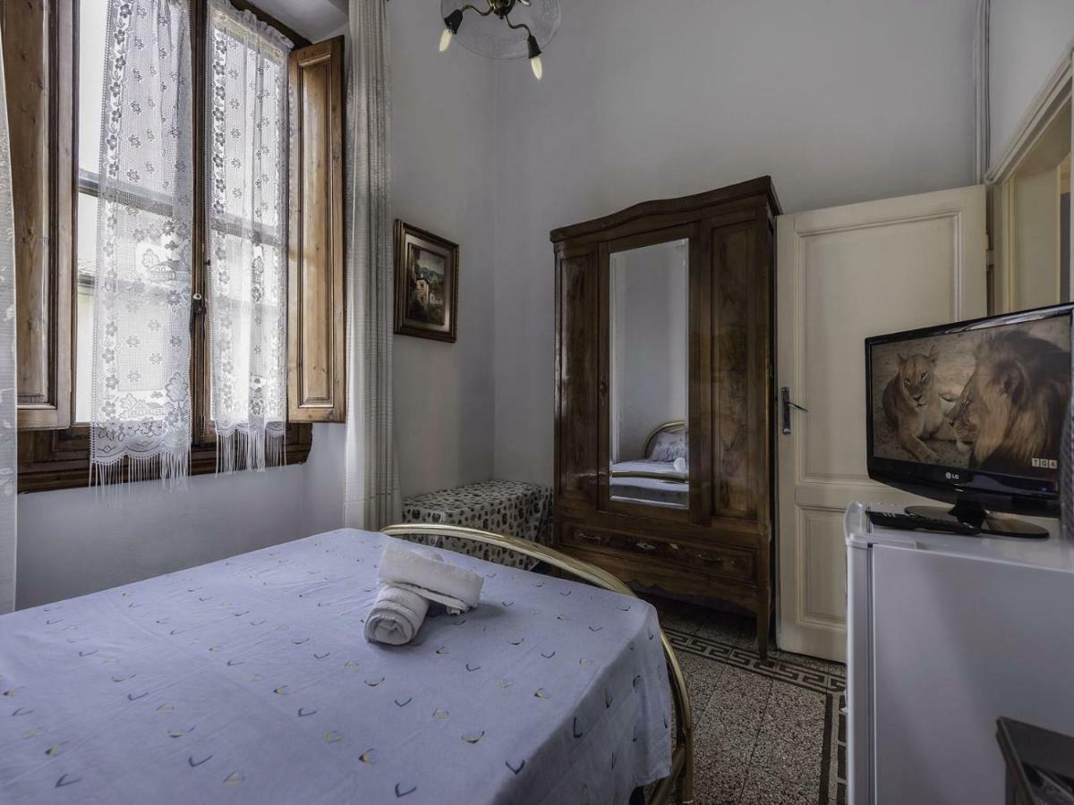 Hospalita Florence Buitenkant foto
